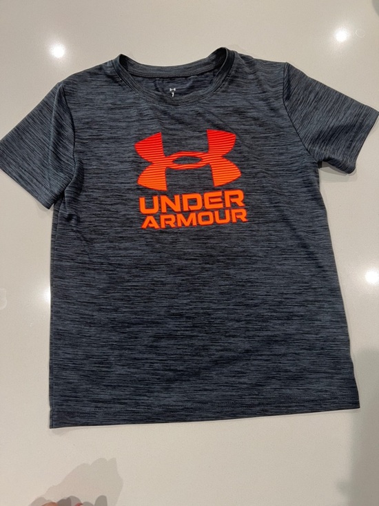Under Armour Other - Under Armour Heathered Charcoal Short Sleeve Tee with Bright Orange Logo